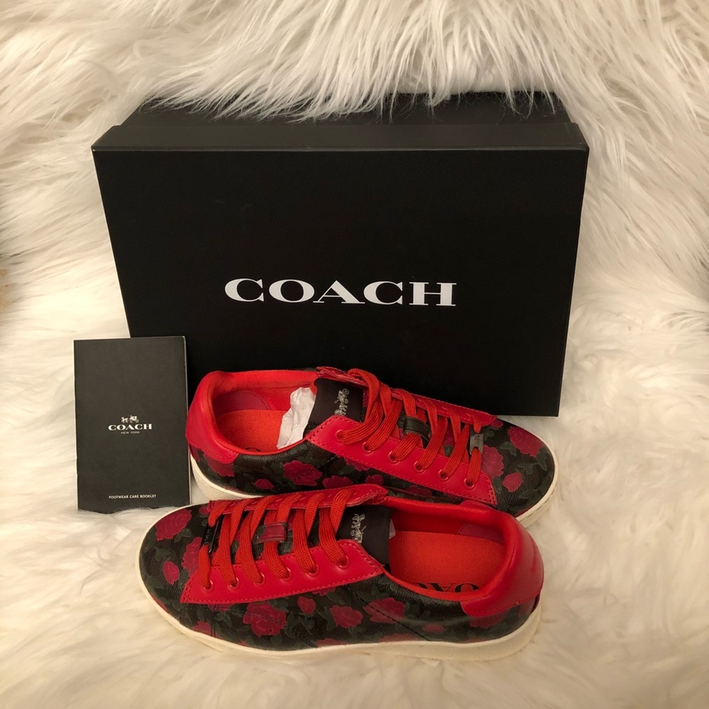 Coach Signature Canvas size: 7.5 can fit up to 8